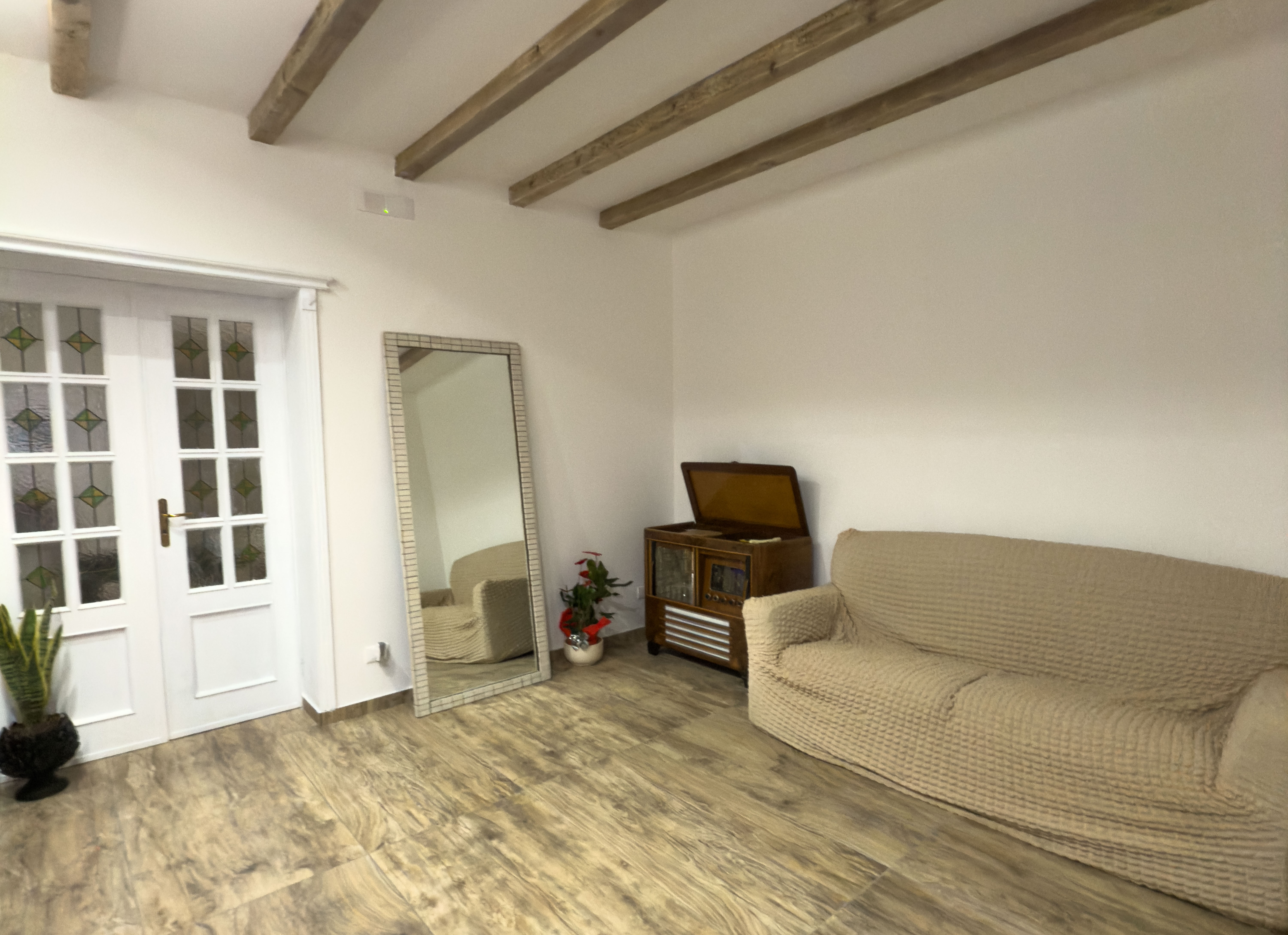 Salone con divano letto a scomparsa